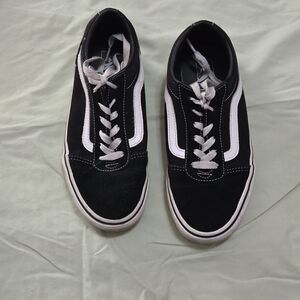 Vans Men's Black and White Sneakers
